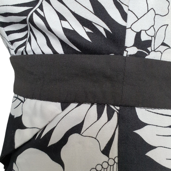 White Closet Floral Dress - Picture 5 of 8